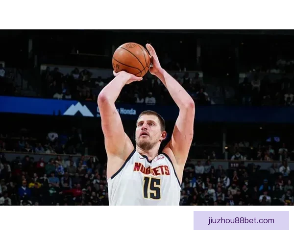 约基奇展现顶级进攻技巧，本场比赛教会我们如何围绕核心组织进攻