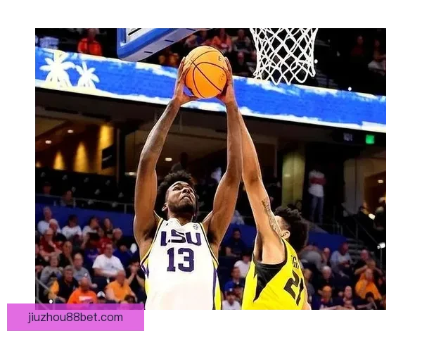 伊森首发回归贡献17分8助攻 队友支持成困境中最大依靠